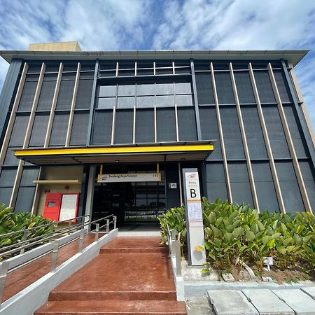 Qaiser Executive Stay East Lake Residence Kampong Bohol Luaran gambar