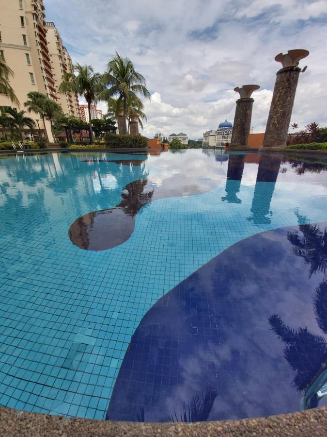 Qaiser Executive Stay East Lake Residence Kampong Bohol Luaran gambar